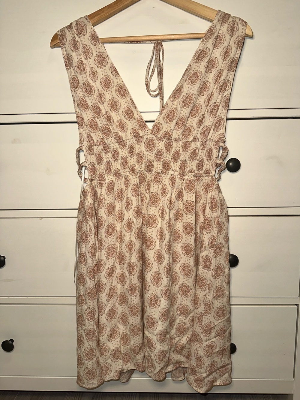 Papermoon White and Pink Printed V-Neck Mini Dress - Picture 5 of 10